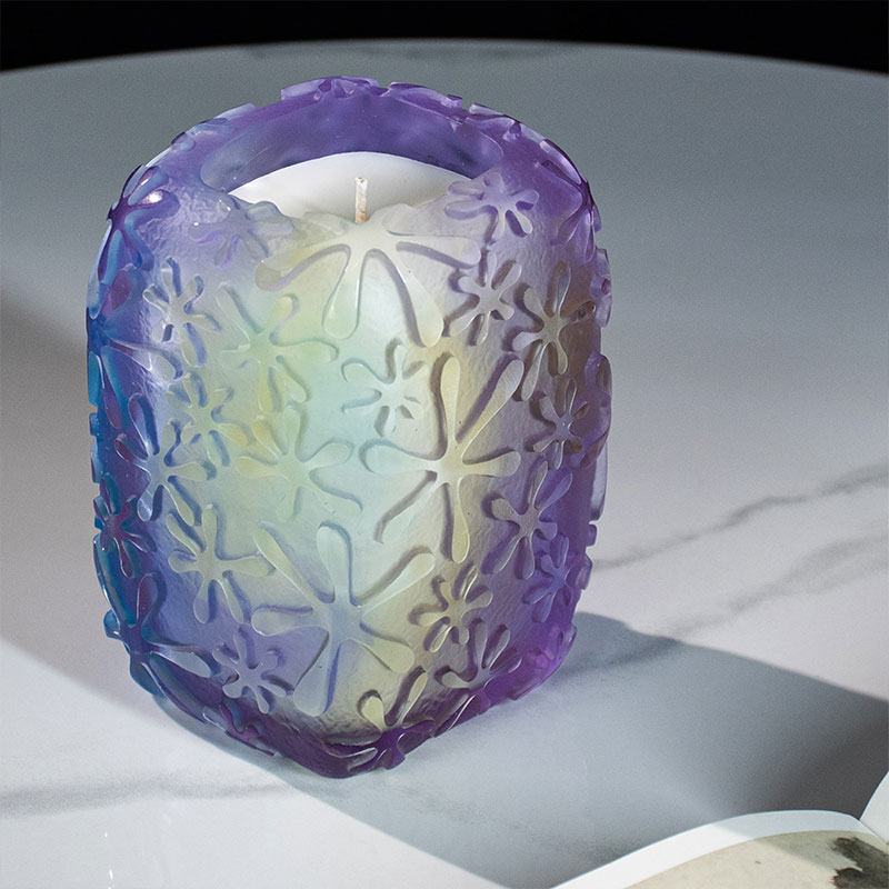 Radiant Blossoms – Iridescent Floral Glass Candle Holder