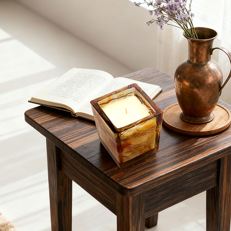 Gentleman-style square candle holder