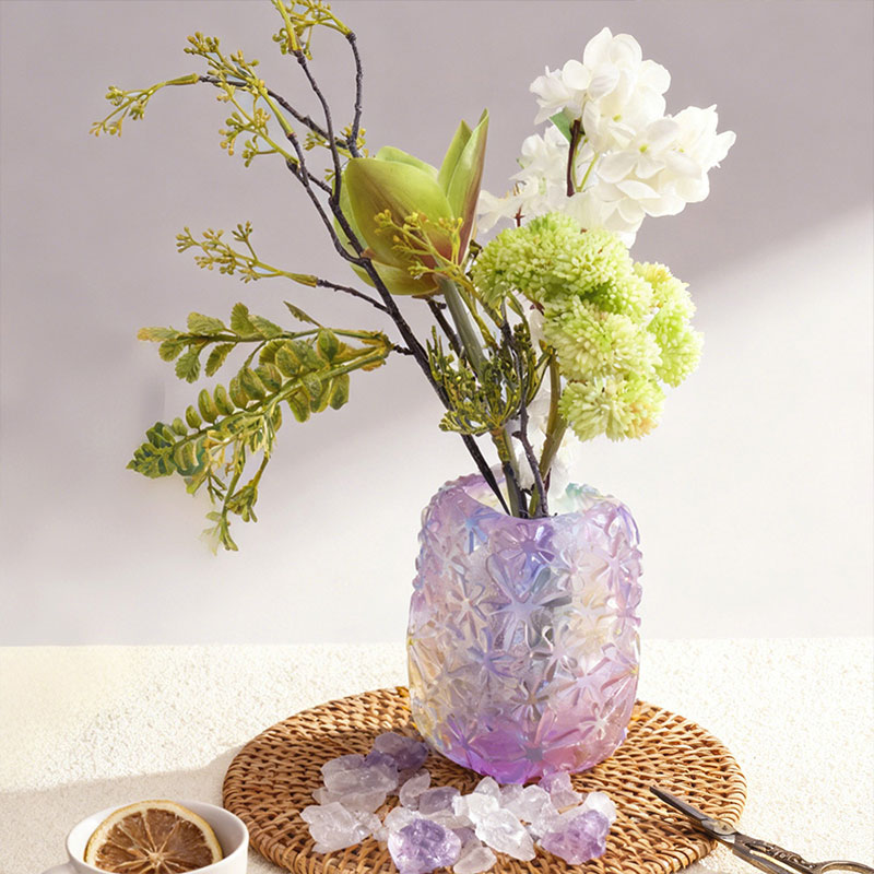 Radiant Blossoms – Iridescent Floral Glass Candle Holder