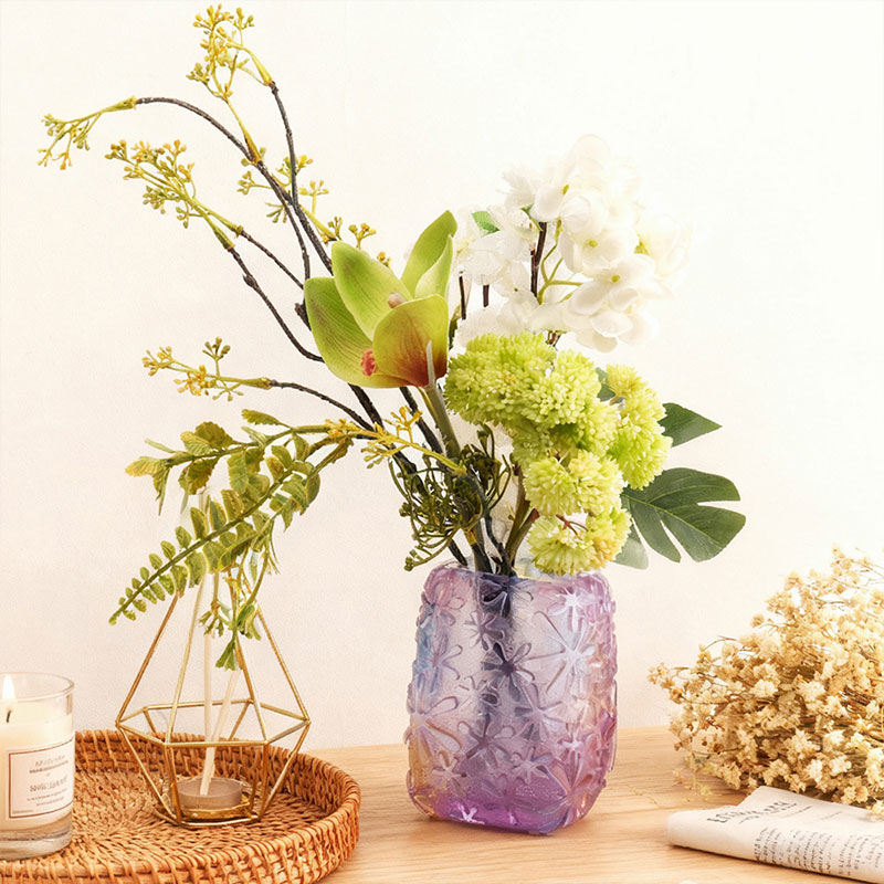 Radiant Blossoms – Iridescent Floral Glass Candle Holder