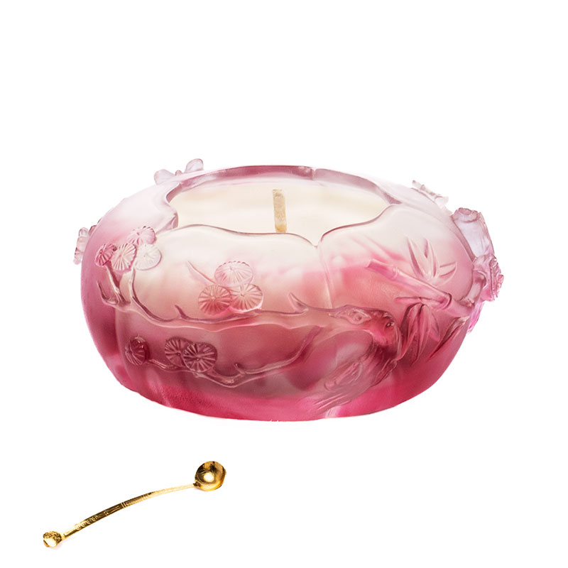 Plum-blossom-shaped candle holder