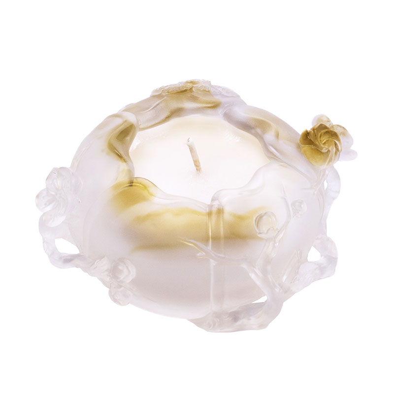 Plum-blossom-shaped candle holder